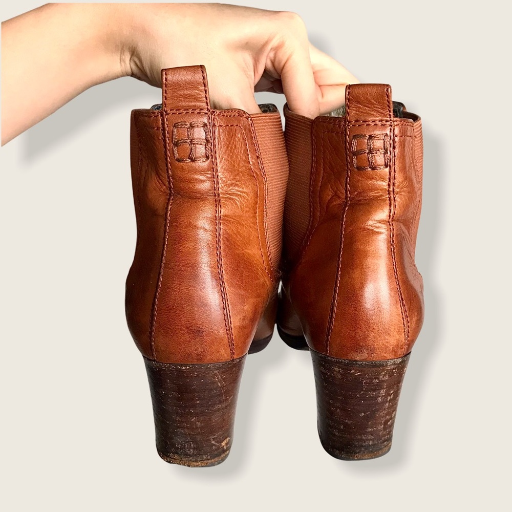 Frye Stella Chelsea Short Cognac Leather AnkleBoot - Picture 9 of 16